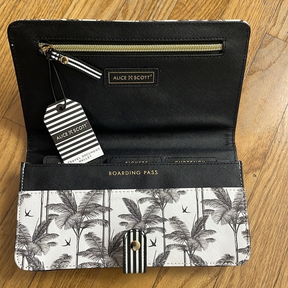 Traveling wallet bag - Picture 2 of 2
